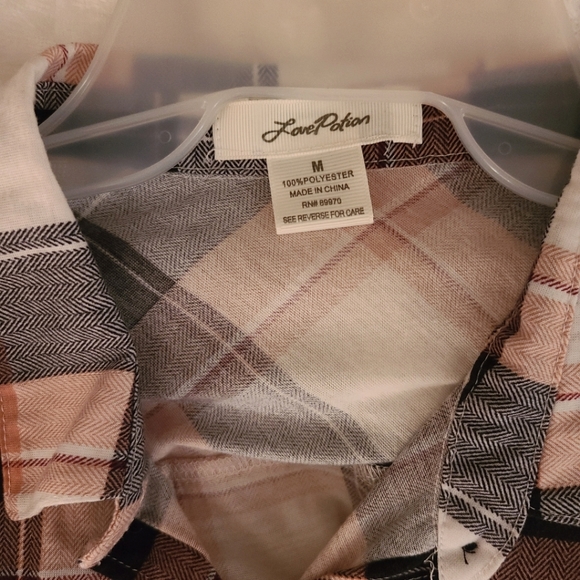 Women's plaid button up - Picture 3 of 3